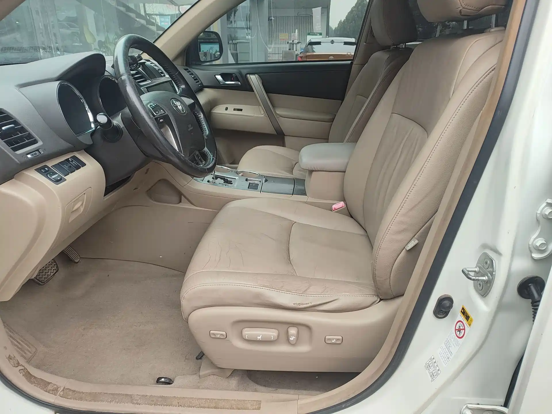 Photo 5 - Toyota Highlander