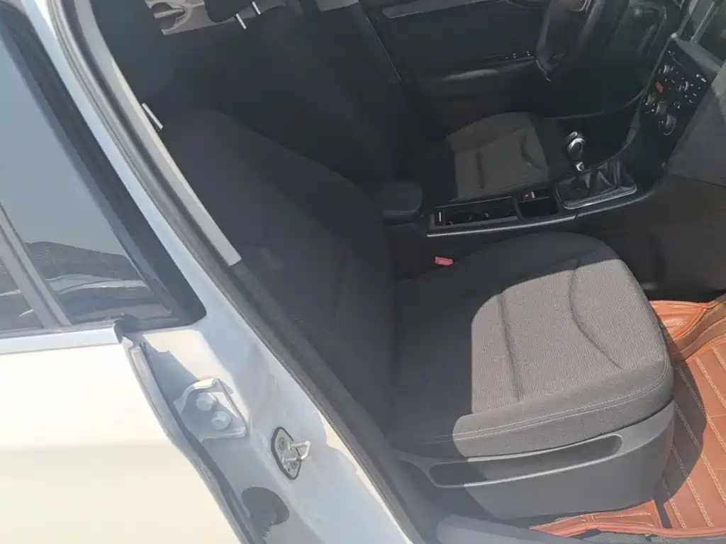 Photo 25 - Citroën C4L