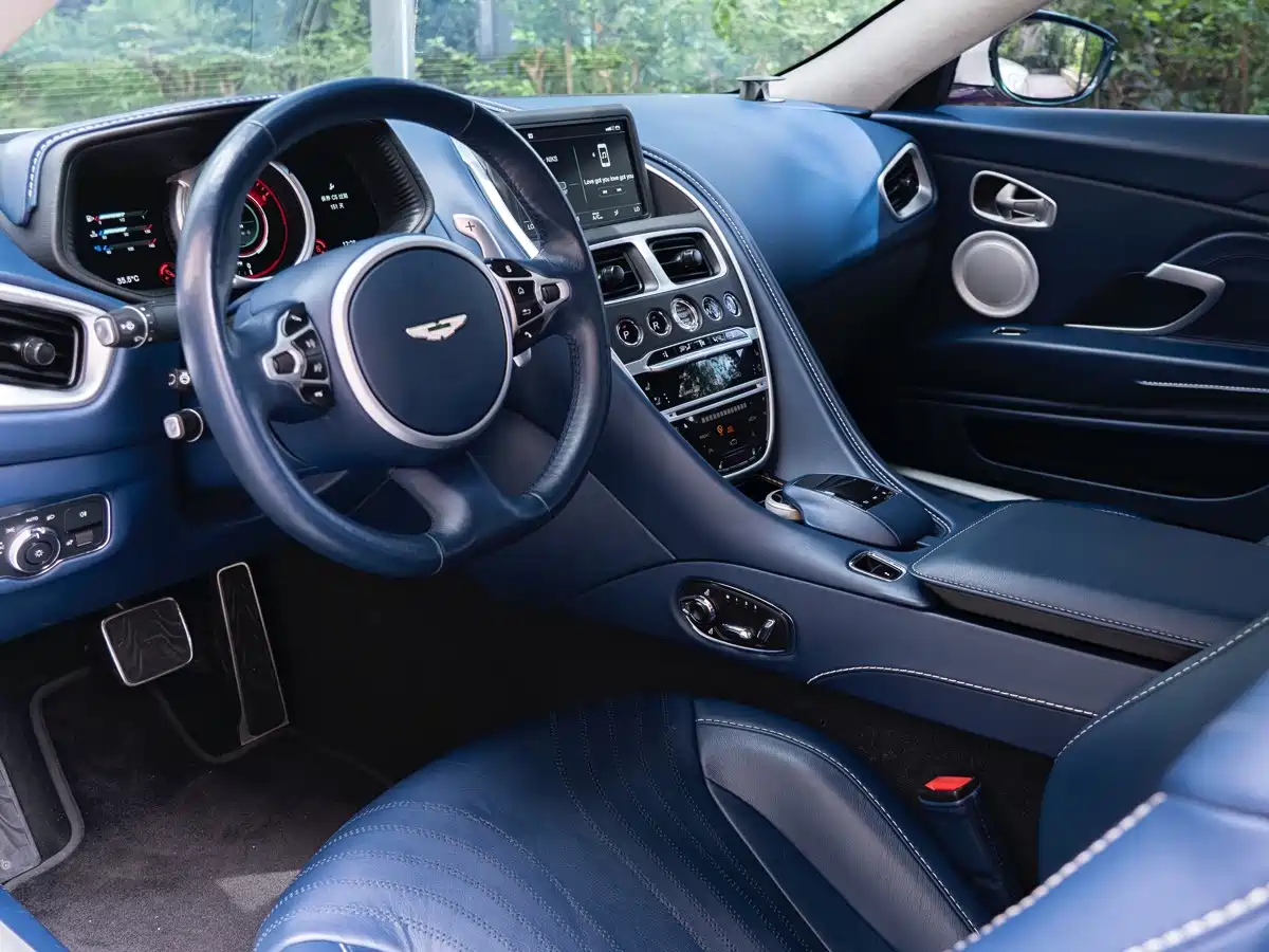 Aston Martin DB11 2021 2020 4.0T V8 Coupe