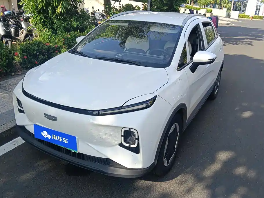 Фото 1 - Geely Geometry E Firefly