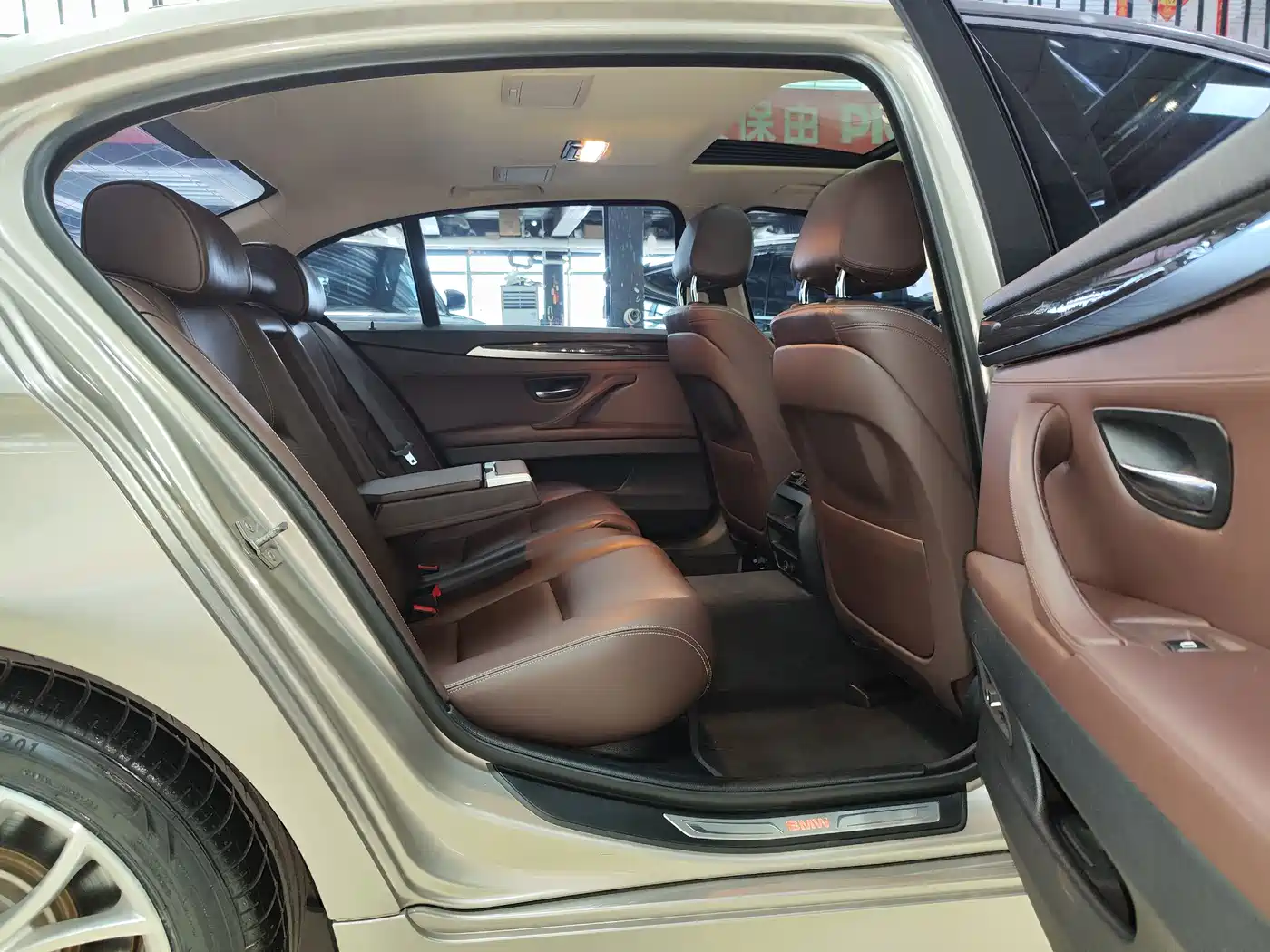 BMW 5 Series 2014 525Li Luxury Design Package фото 9