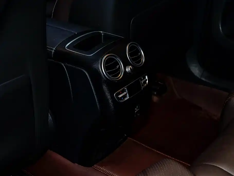 Mercedes-Benz GLC 2022 Facelift GLC 300 L 4MATIC Dynamic Collector's Edition фото 10