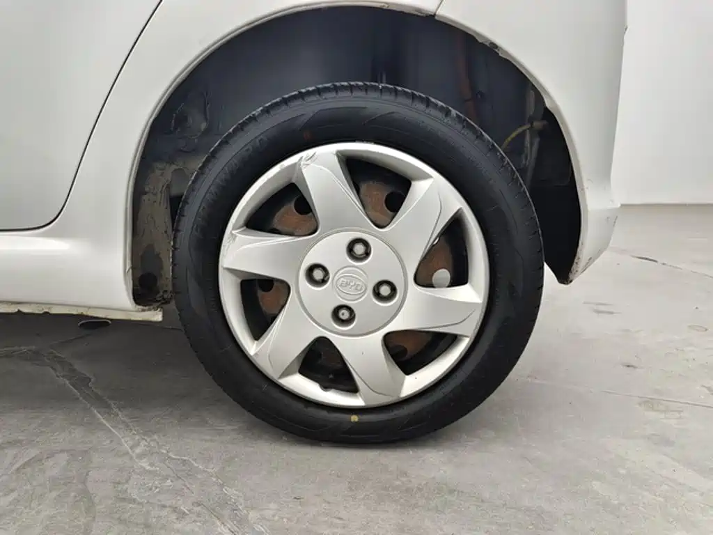 Фото 9 - BYD e1