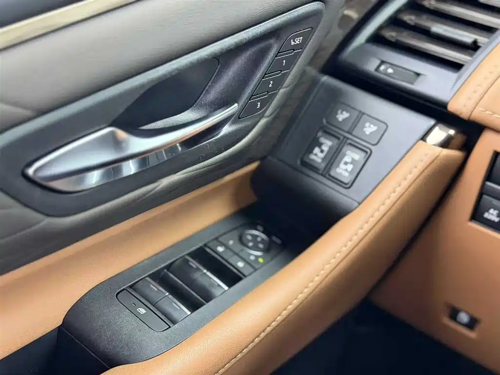 Toyota Alphard 2024 Hybrid 2.5L Ultimate Enjoyment Edition фото 31