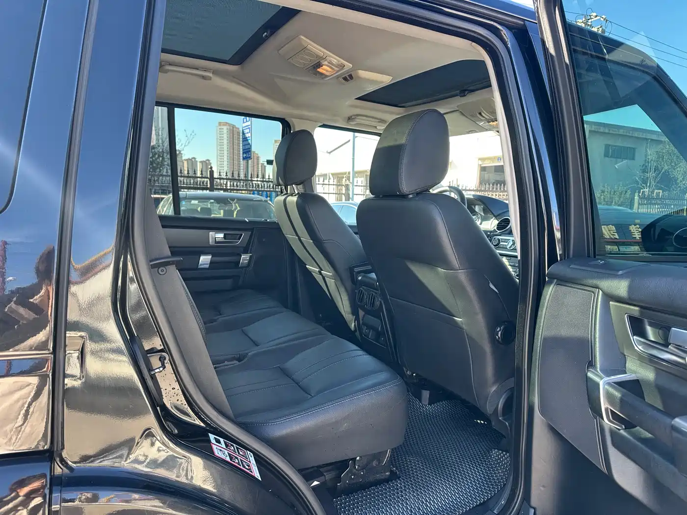 Land Rover Discovery 2015 3.0 SC V6 SE фото 7