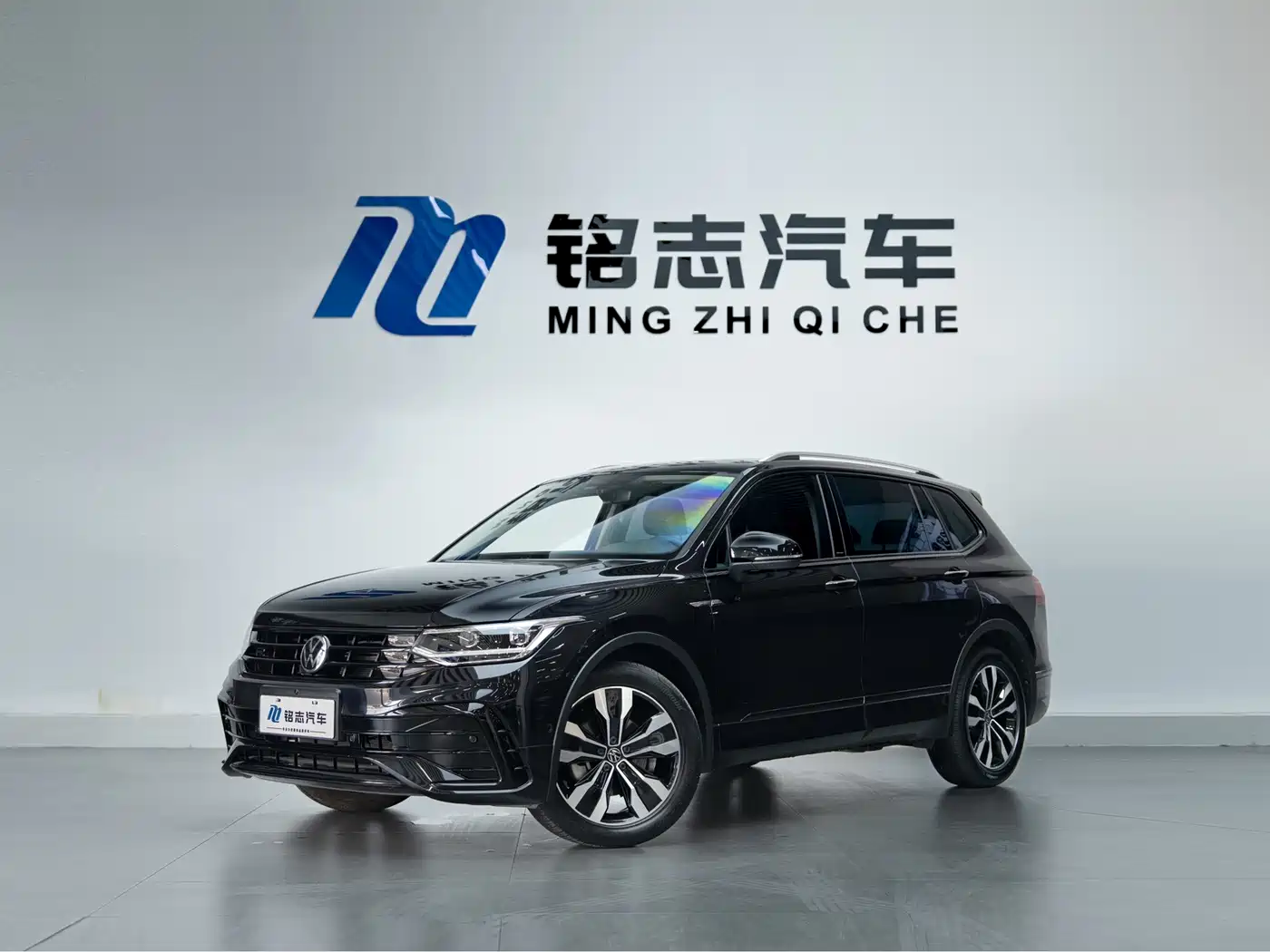 Фото 2 - Volkswagen Tiguan L