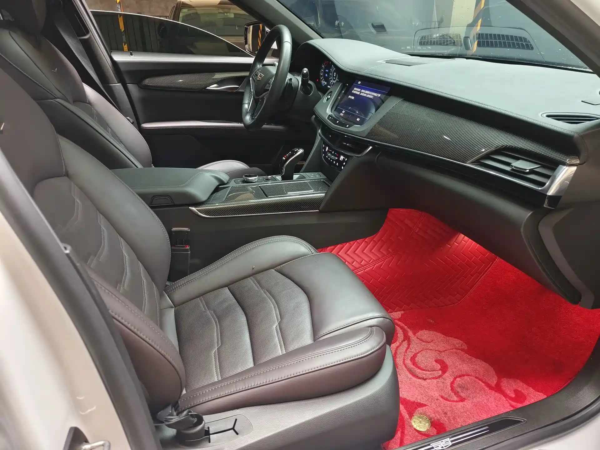 Фото 12 - Cadillac CT6