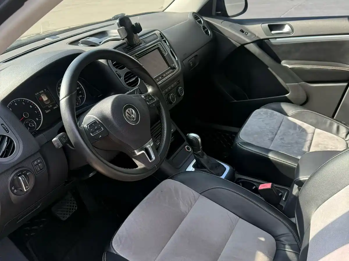 Volkswagen Tiguan 2015 2.0TSI Comfort Edition фото 7