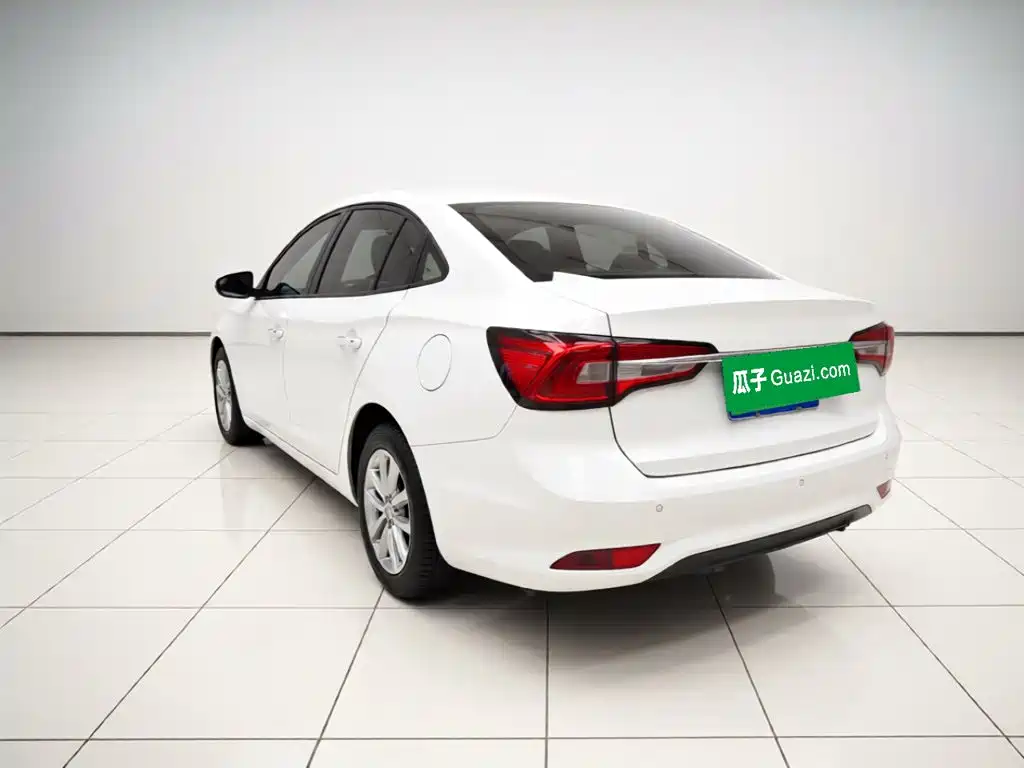 Фото 4 - Roewe i5