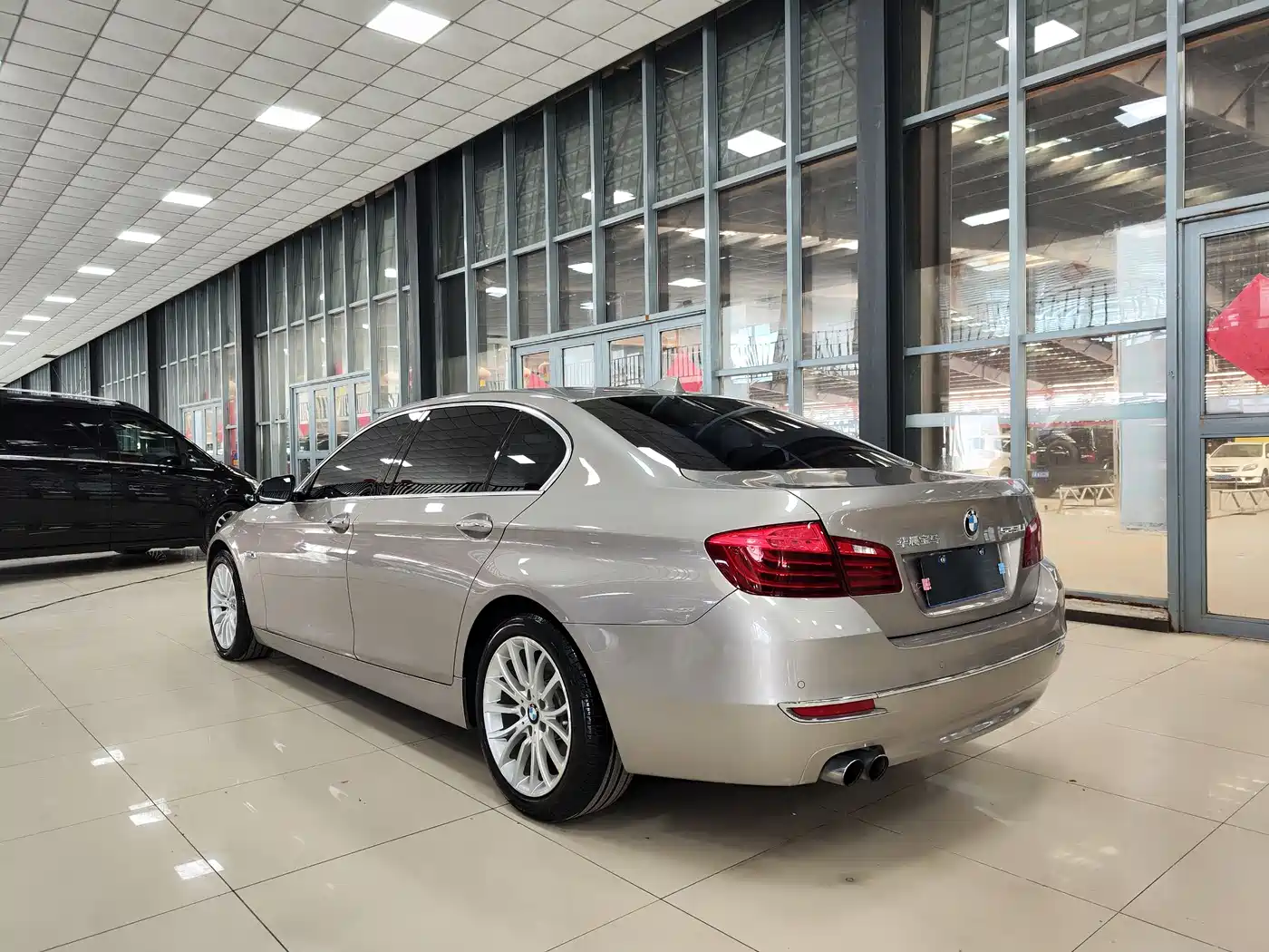 BMW 5 Series 2014 525Li Luxury Design Package фото 22