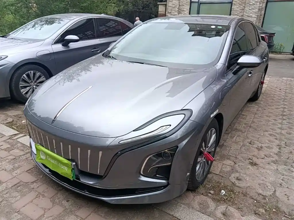 Hongqi E-QM5 2024 Model 610km PLUS