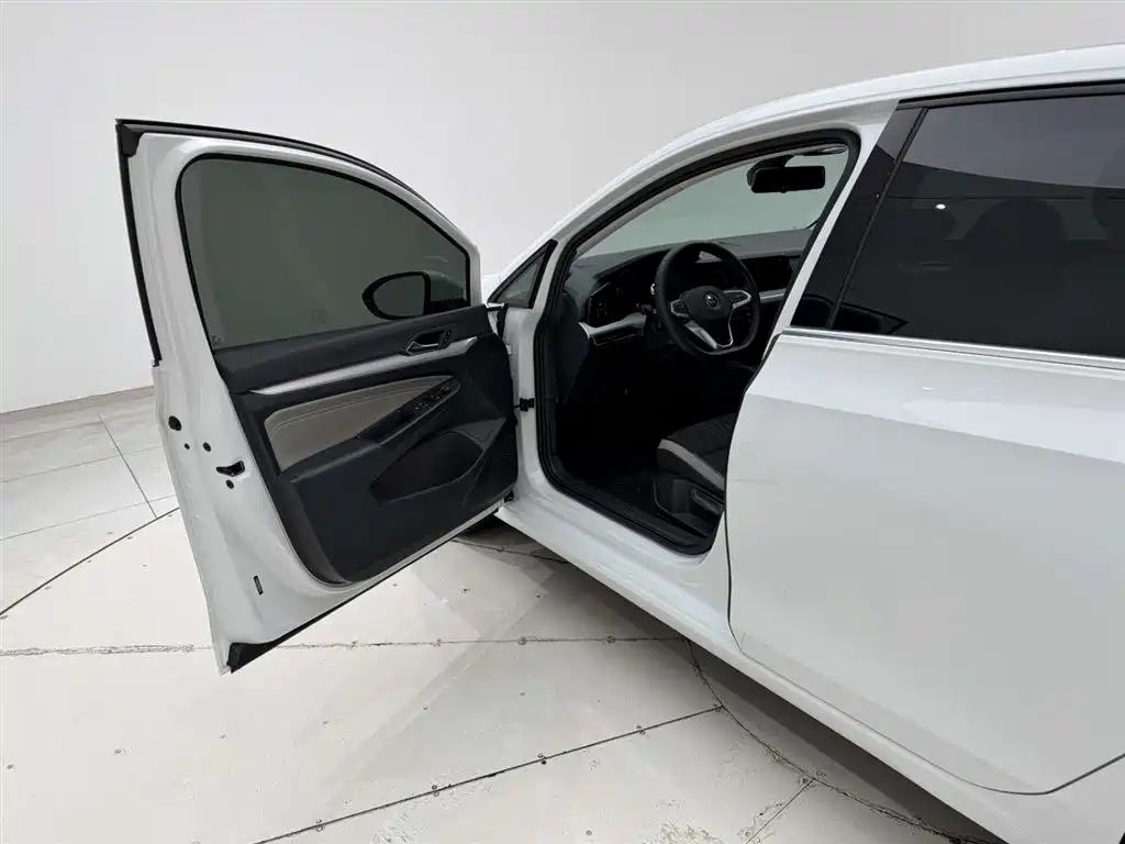 Volkswagen Golf 2023 Facelift 280TSI DSG Pro фото 13