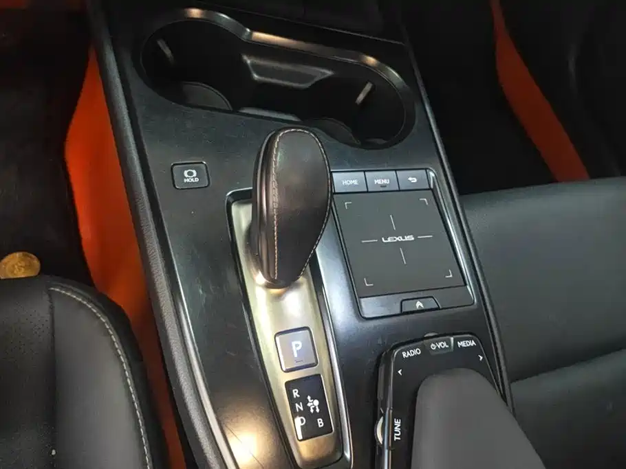 Lexus UX Electric 2022 2020 300e Pure Yue Edition