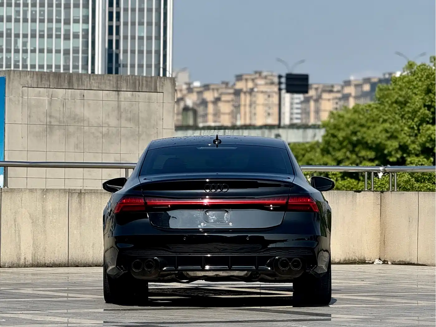 Audi A7L 2023 45 TFSI quattro S-line Black Warrior Edition фото 4