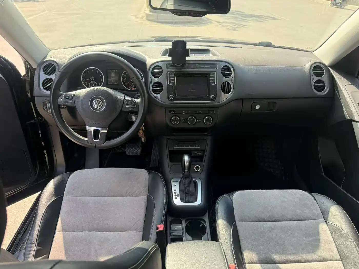 Volkswagen Tiguan 2015 2.0TSI Comfort Edition фото 9