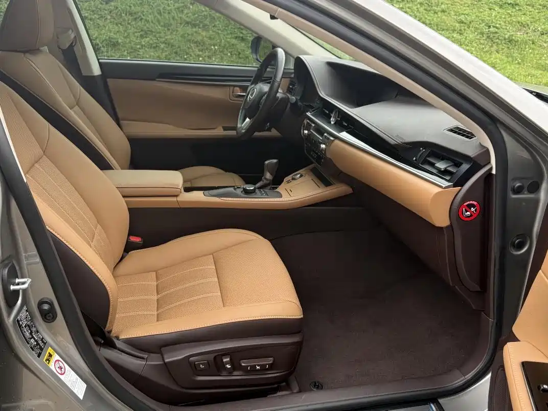 Lexus ES 2016 200 Midnight Special Limited Edition фото 11