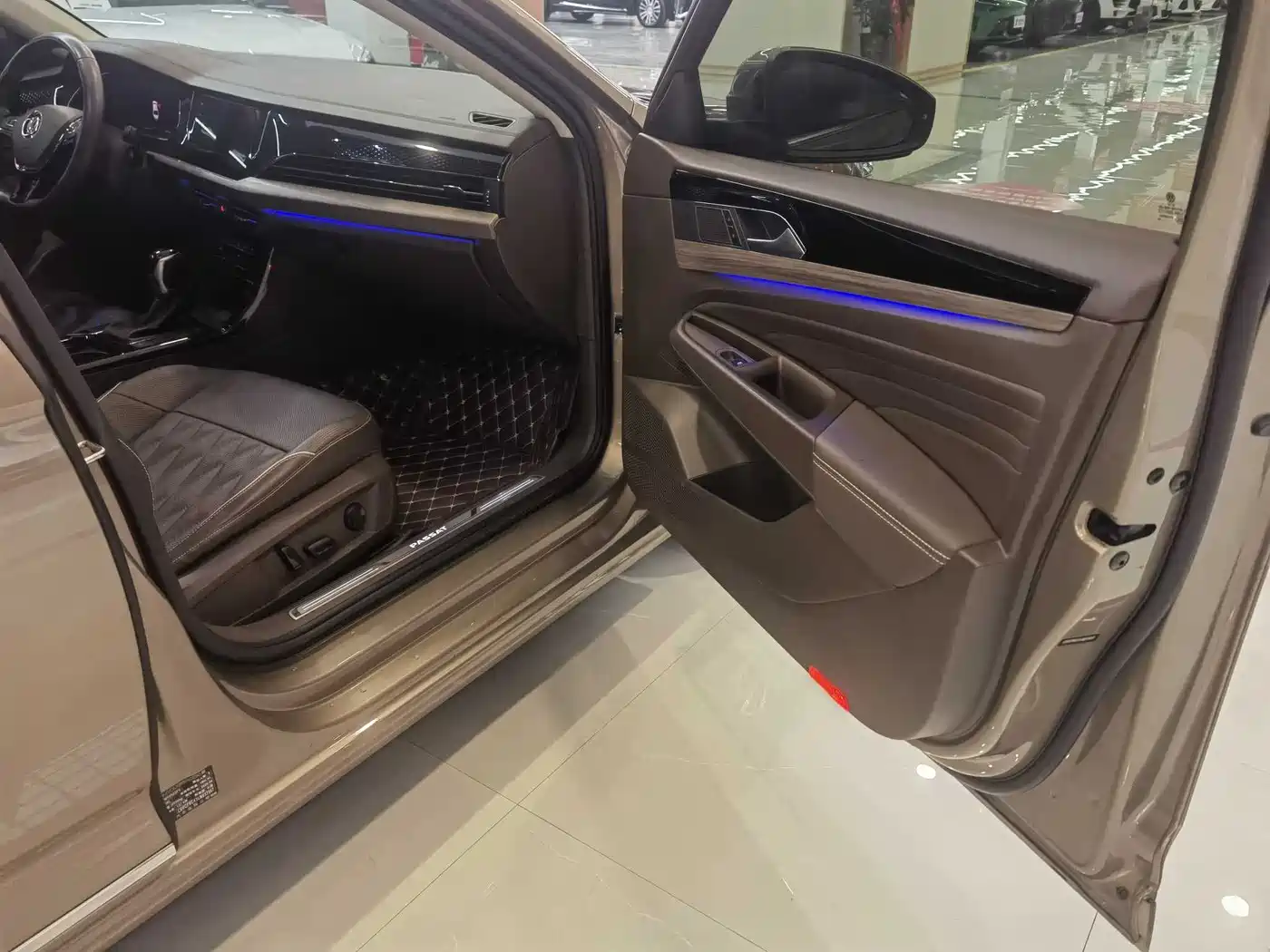 Volkswagen Passat 2020 330TSI Luxury Edition China VI фото 9