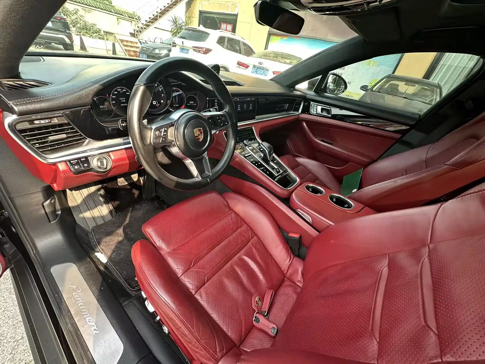 Photo 7 - Porsche Panamera