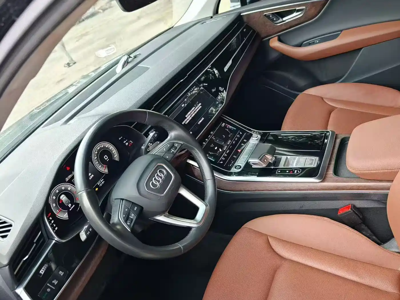 Photo 7 - Audi Q7
