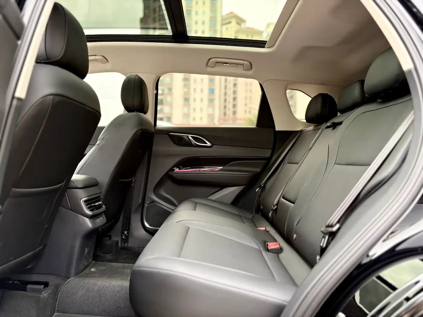 Hongqi HS3 PHEV 2025 125km Jingwei 2 Million Commemorative Edition фото 5