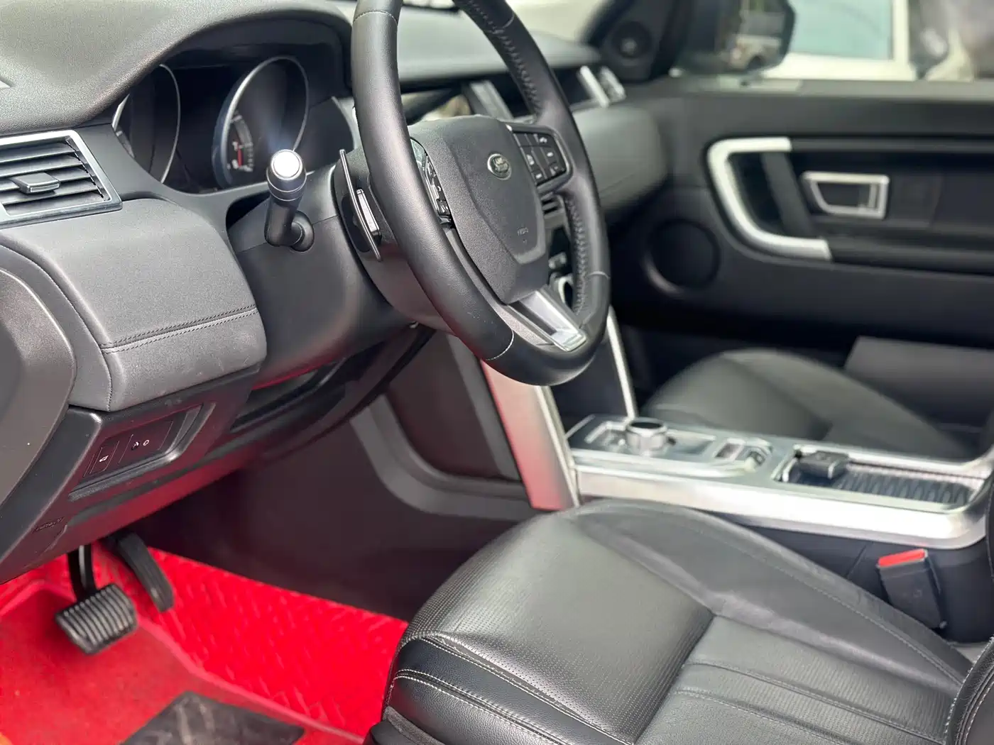 Land Rover Discovery Sport 2016 2.0T SE фото 13