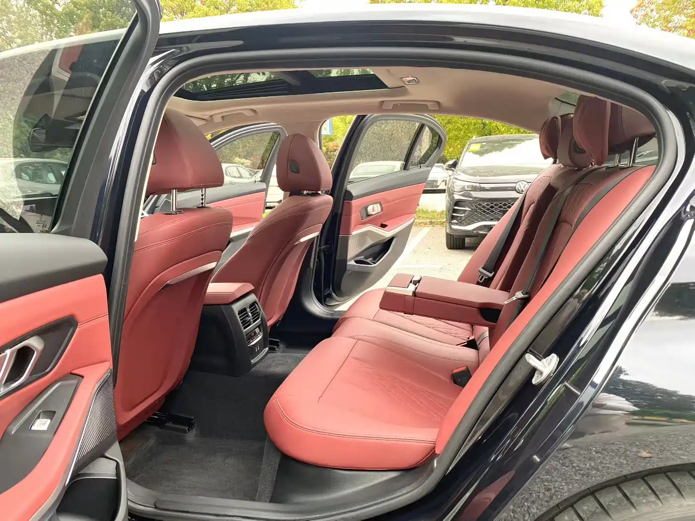 BMW 3 Series 2025 325Li M Sport Package фото 6