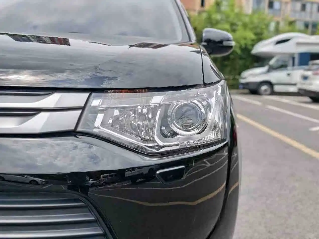 Mitsubishi Outlander (Import) 2015 2014 2.4L 4WD Luxury Value Edition 7-seater