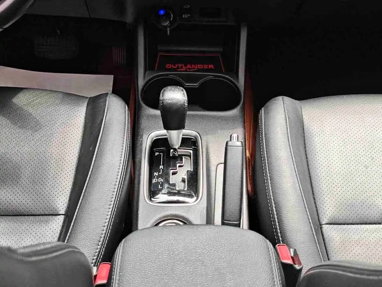 Mitsubishi Outlander (Import) 2015 2014 2.4L 4WD Luxury Value Edition 7-seater