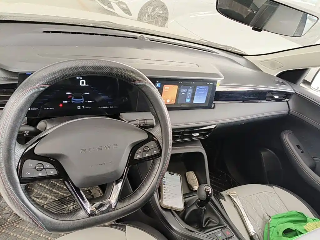 Фото 10 - Roewe i5
