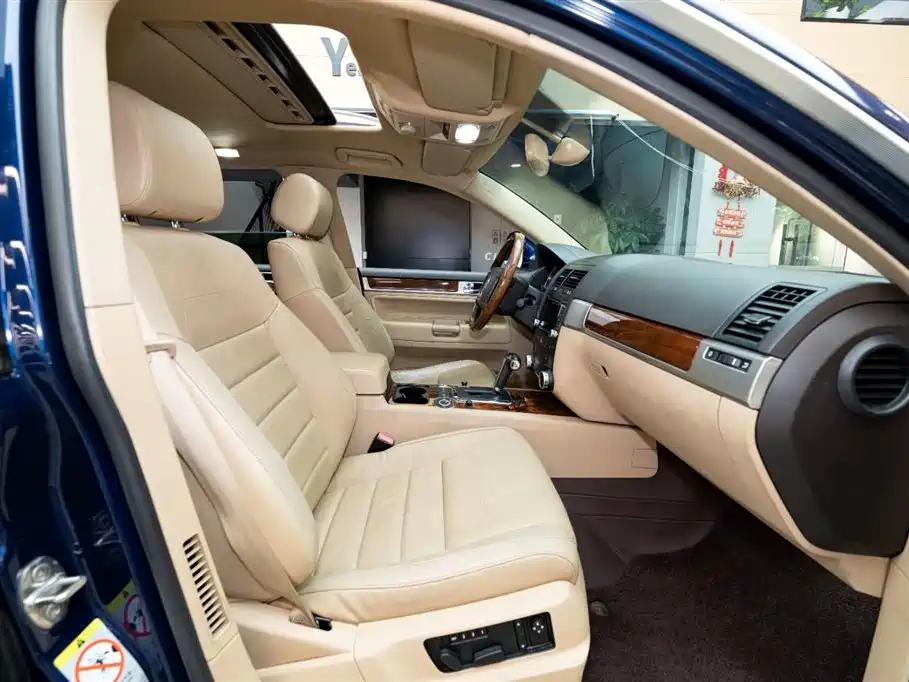 Volkswagen Touareg 2010 3.6 Limited Luxury Edition фото 9