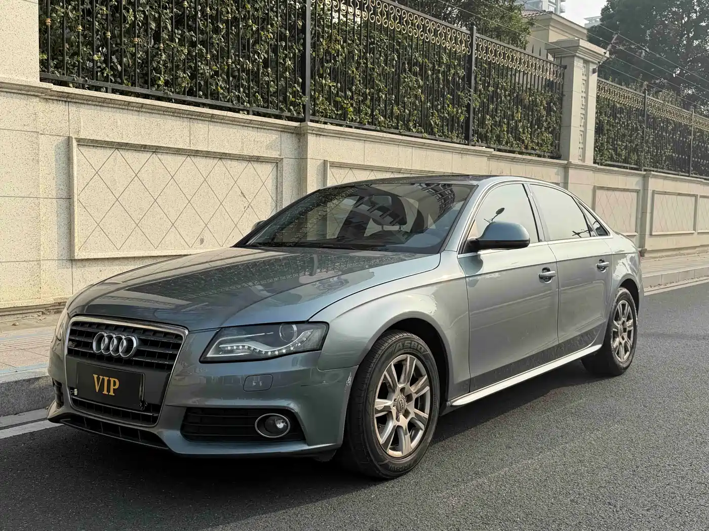 Audi A4L 2010 2010 2.0 TFSI Technology