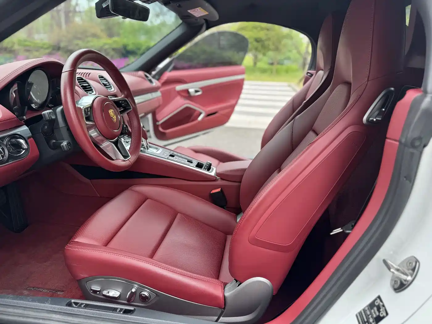 PORSCHE 718