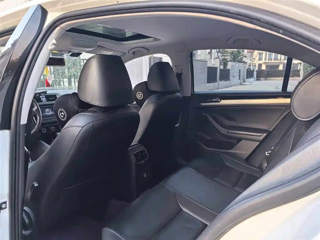 Volkswagen Sagitar 2017 230TSI Automatic Comfort фото 6
