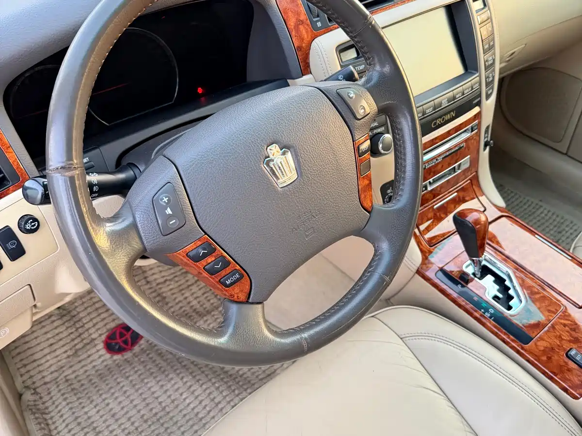 Toyota Crown 2006 2005 Model 3.0L Royal Saloon