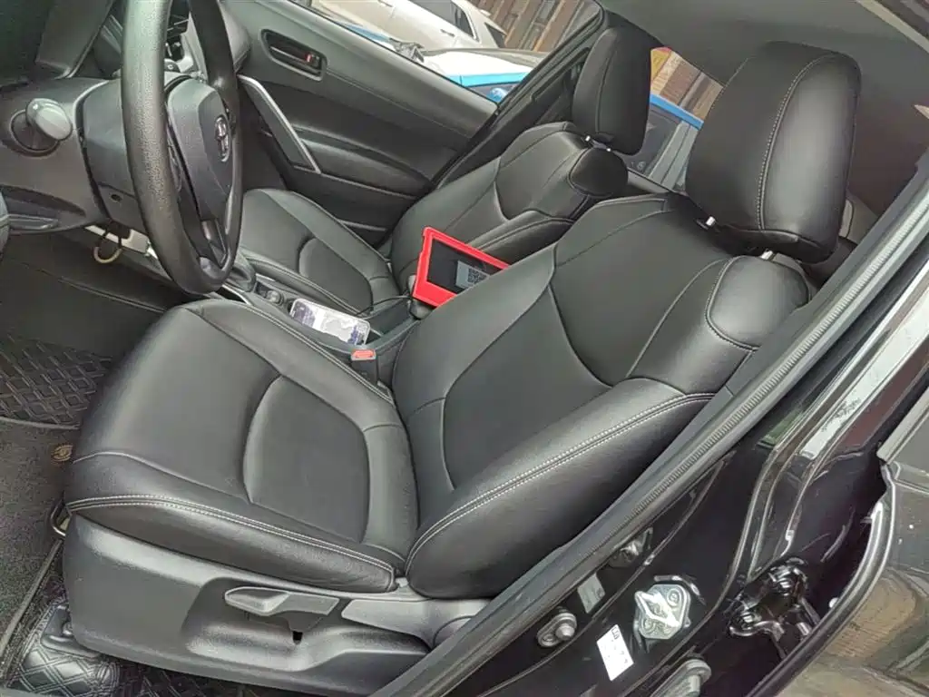 Toyota Corolla Cross 2023 2.0L Pioneer Edition фото 15