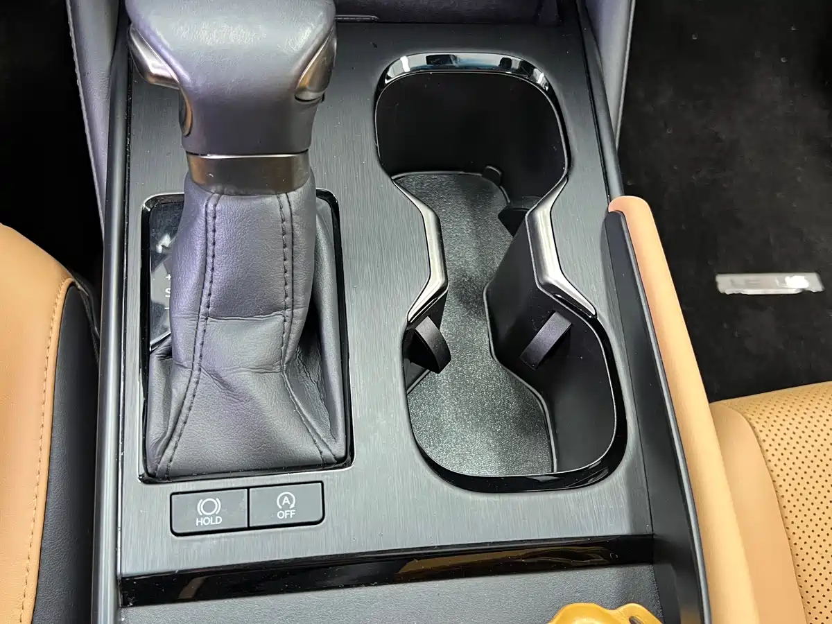 Lexus ES 2023 260 Excellence фото 21