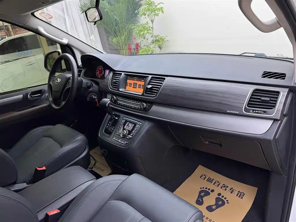 SAIC Maxus Maxus G10 2019 Facelift PLUS 2.0T Automatic Elite Edition China VI фото 12