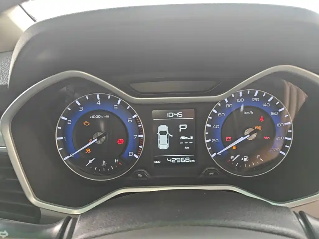 Фото 12 - Geely Vision X3