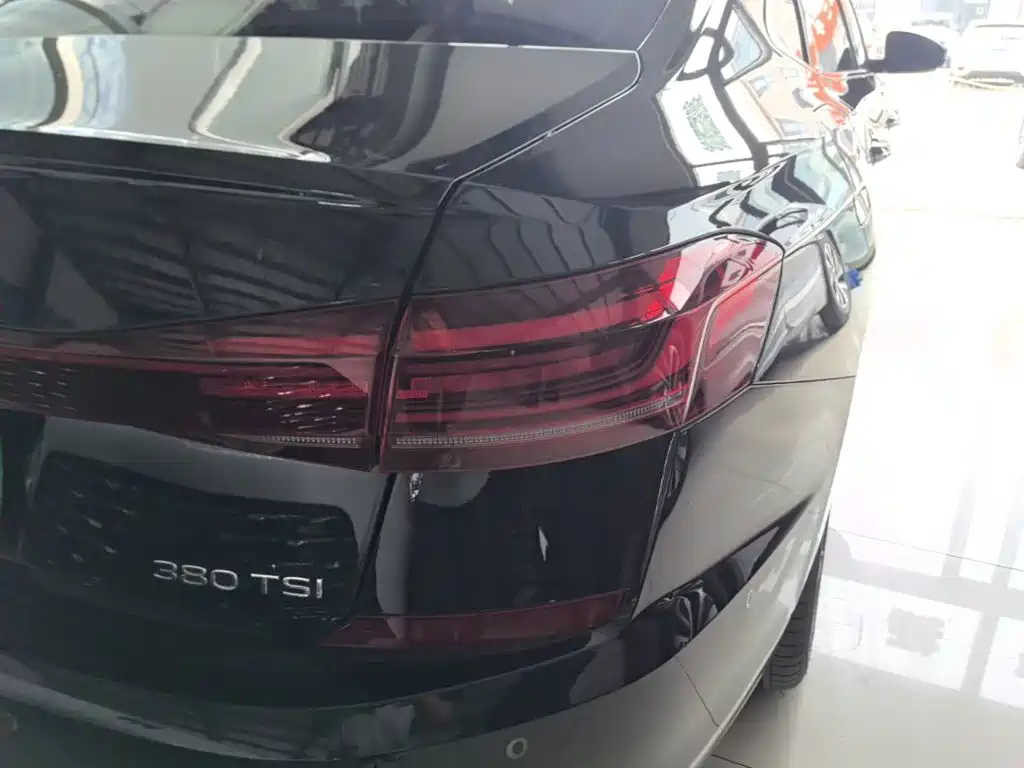Photo 8 - Volkswagen Passat