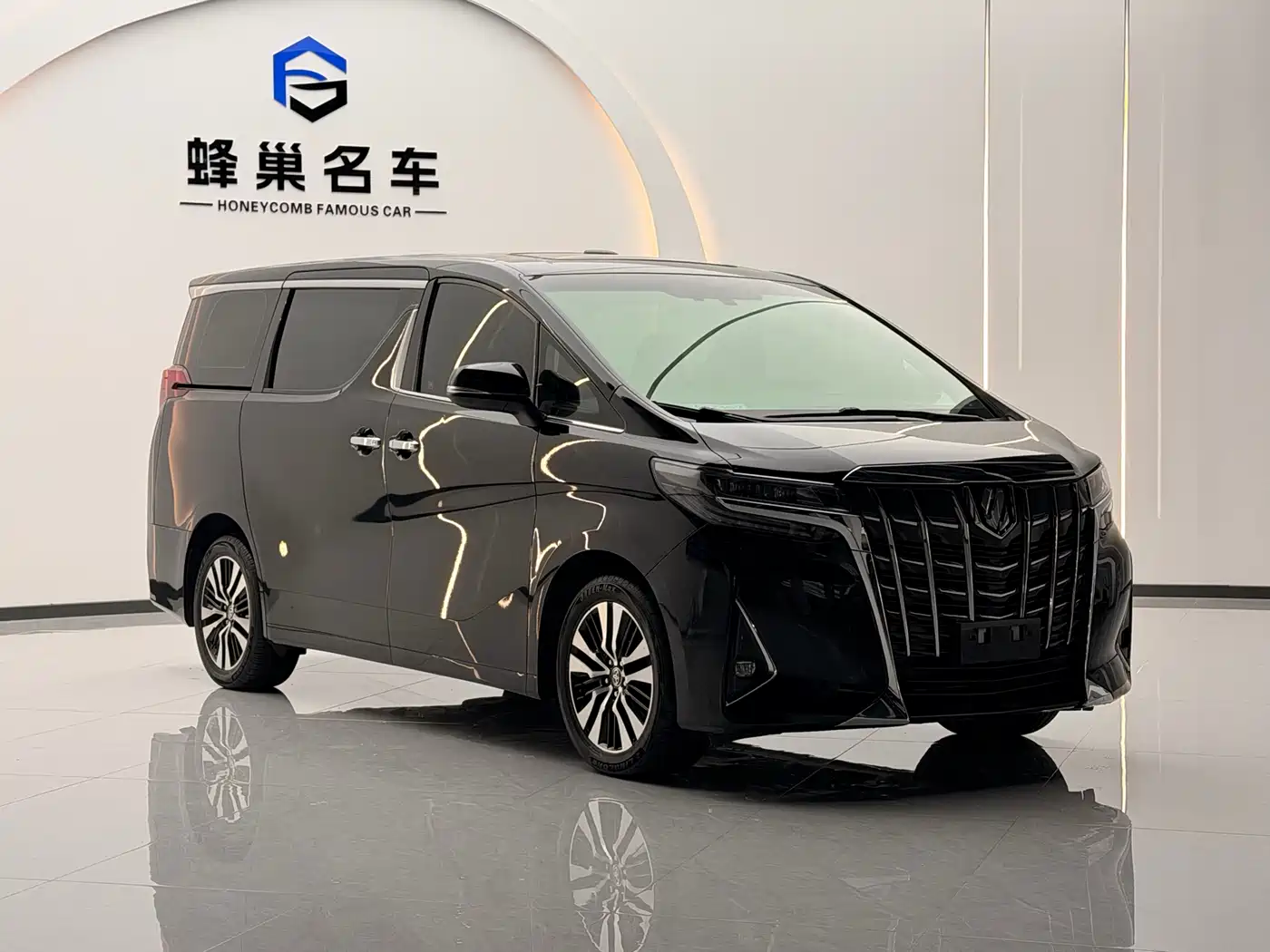 Toyota Alphard 2018 Facelift 3.5L Premium Edition фото 3