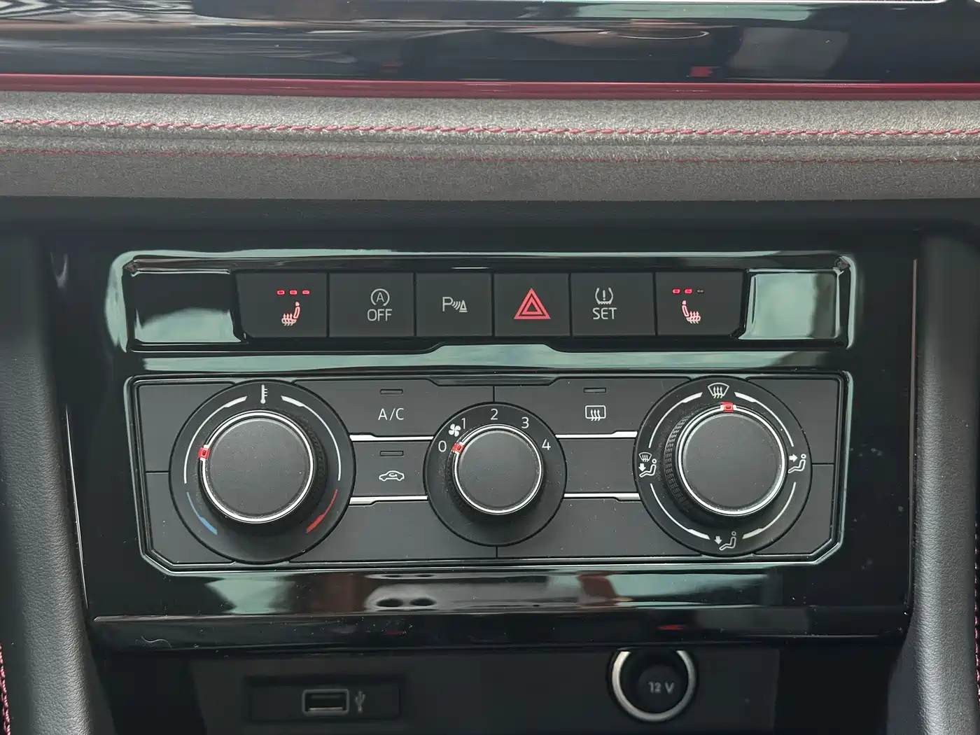 Photo 11 - Jetta VS7