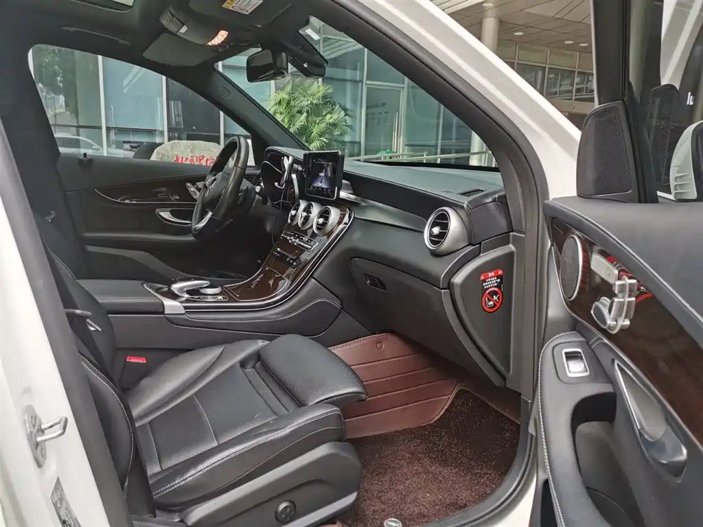 Mercedes-Benz GLC 2019 GLC 260 L 4MATIC Dynamic фото 14