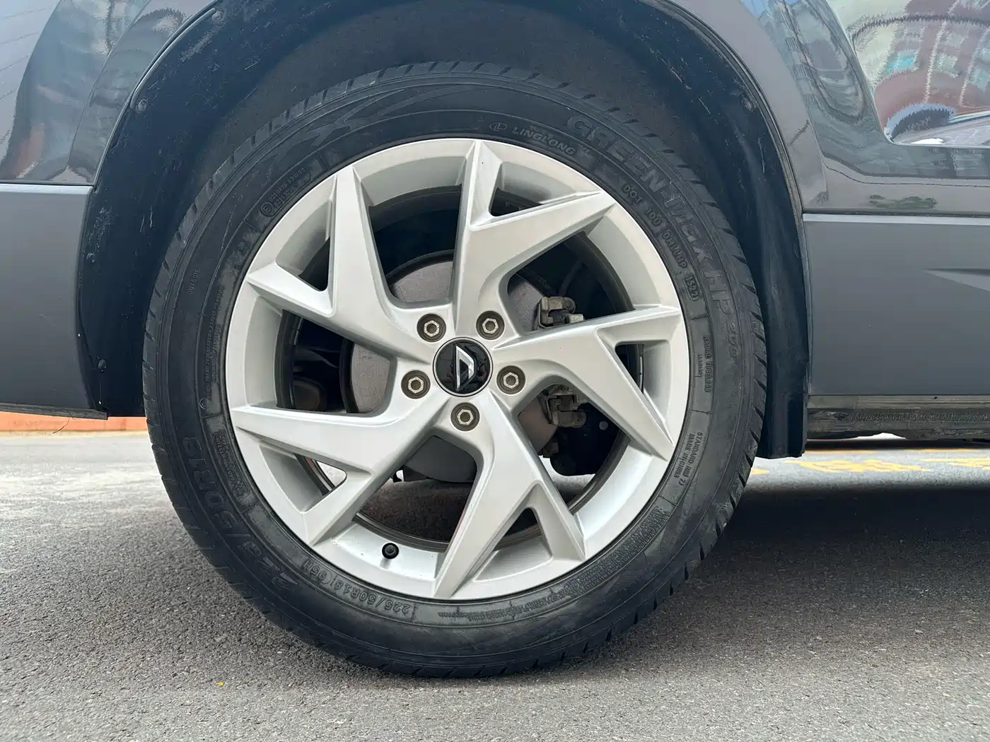 Photo 21 - Jetta VS7