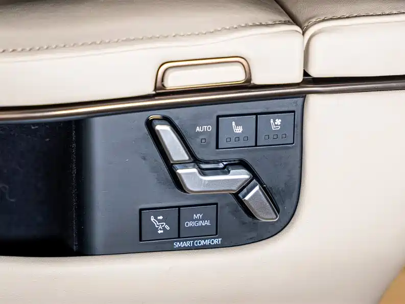 Toyota Alphard 2024 Hybrid 2.5L Ultimate Enjoyment Edition фото 16