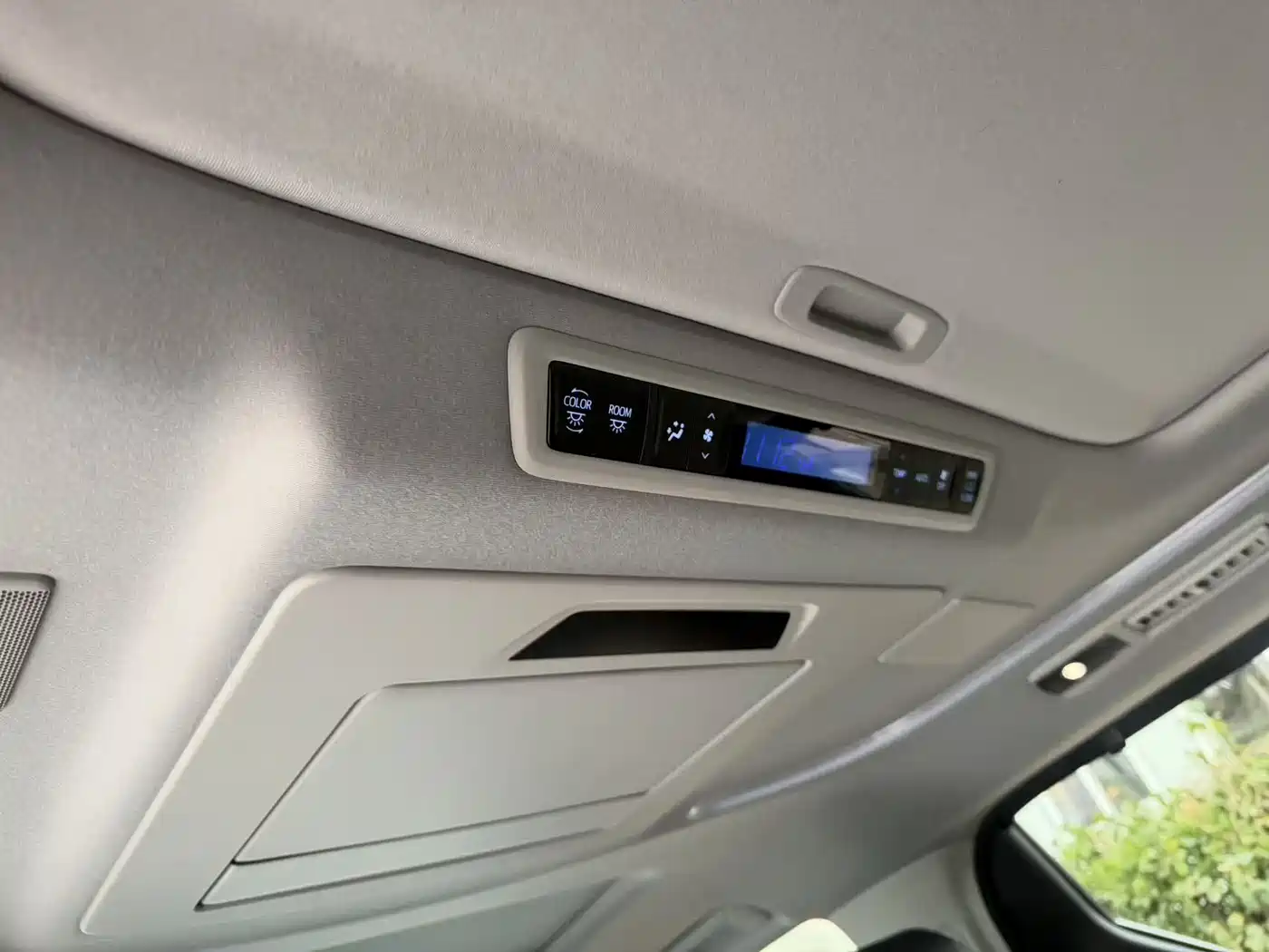 Toyota Vellfire 2023 Crown Hybrid 2.5L HV Premium фото 14