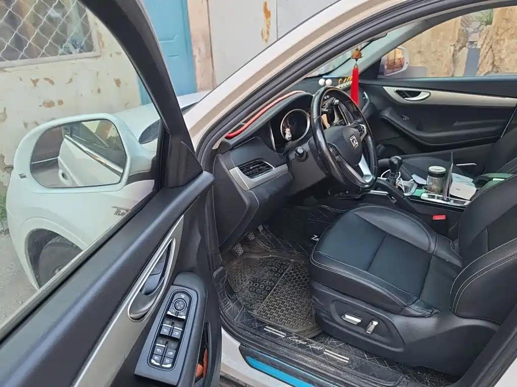 Zotye SR7 2016 2016 1.5T Manual Magic Cube Heart Edition China IV