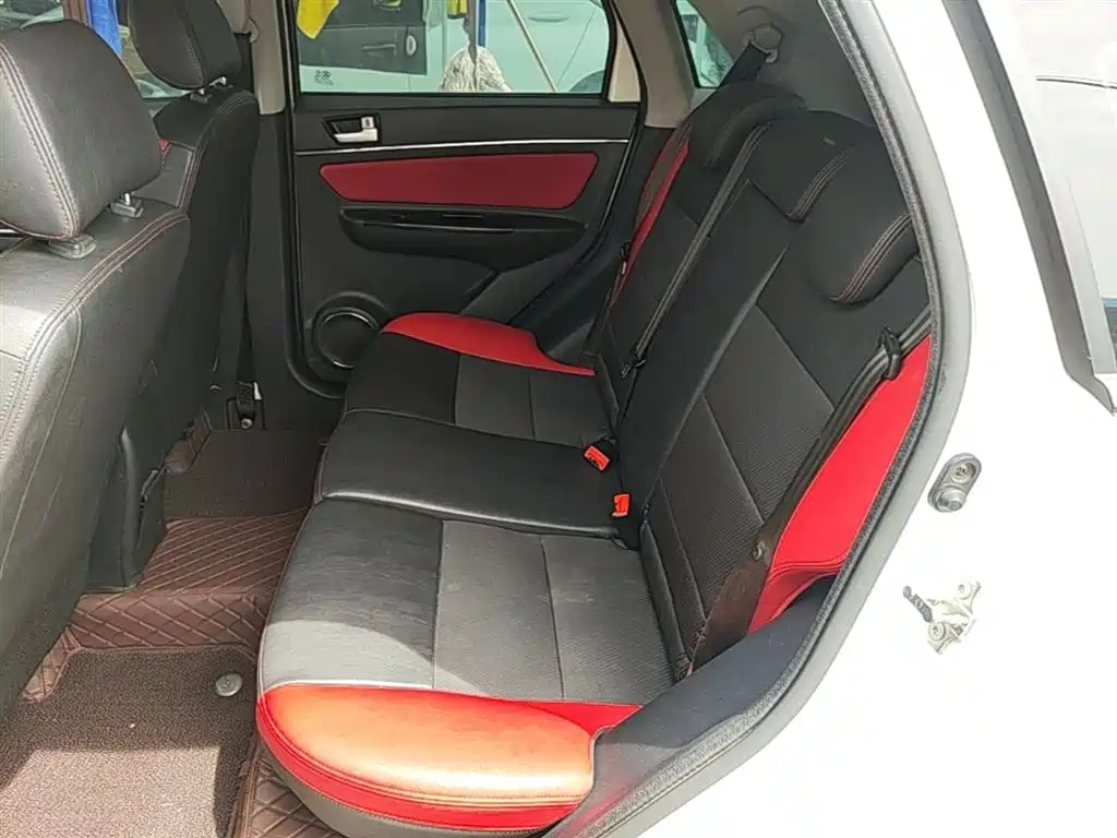 BAIC Senova X25 2017 2017 1.5L Auto Elite Navigation