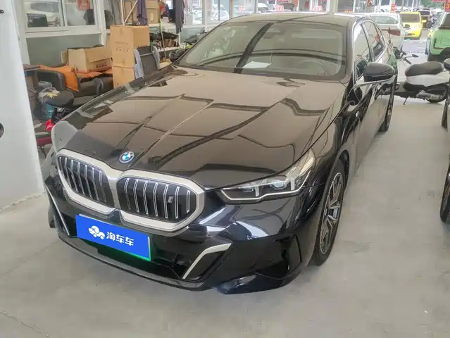 BMW i5 eDrive 35L, M Спорт-пакет