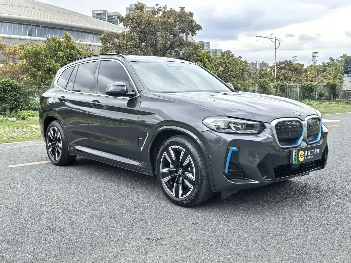 BMW iX3 2022 Leading Edition фото 4