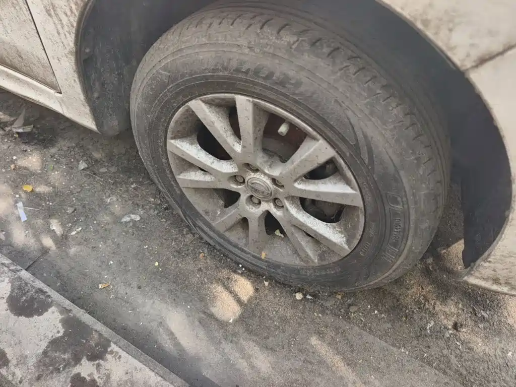 Jinbei Huachen Jinbei 750 2016 2015 1.5L Comfort Model